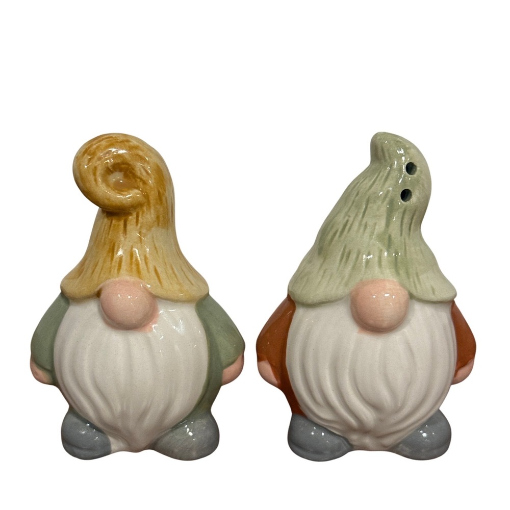 Gnome Salt and Pepper Shakers! 3.5" Tall Ceramic Table Decor EUC